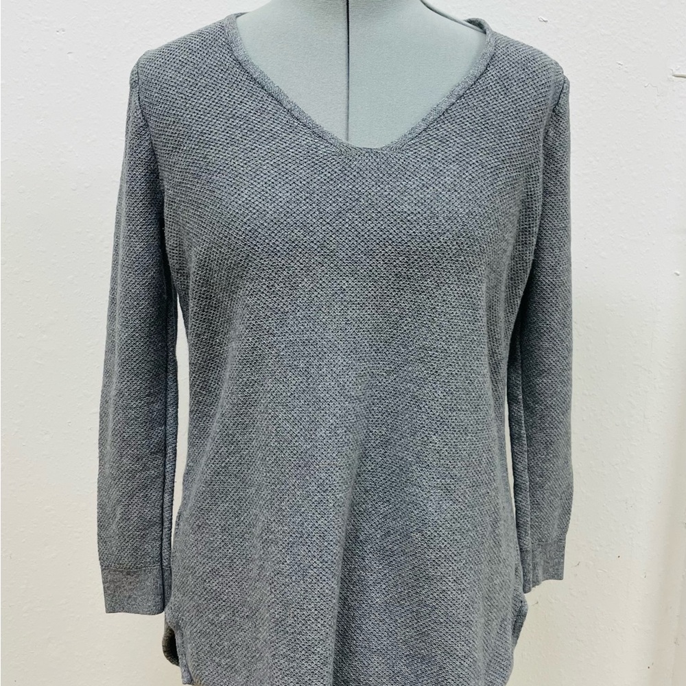 Old Navy Women's V-Neck Sweater in Heather Gray